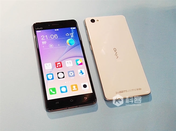 Започнаха продажбите на смартфона Vivo X5 Pro