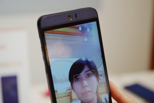 HTC представи новото поколение J butterfly в Япония