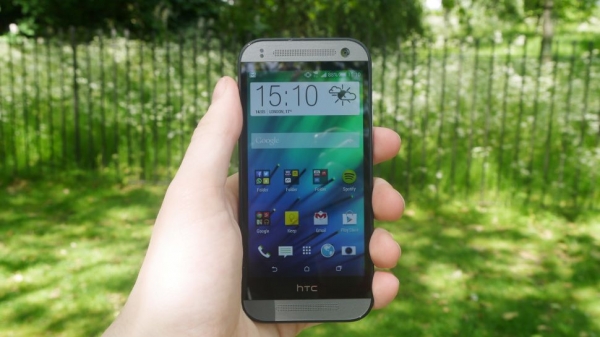 HTC спира мини телефоните, защото потребителите предпочитат фаблети