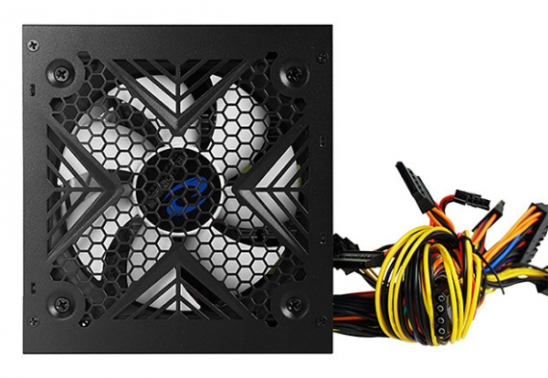 Raidmax анонсира компактната серия захранващи блокове XT Series