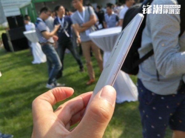 Официален анонс на OPPO R7 и OPPO R7 Plus