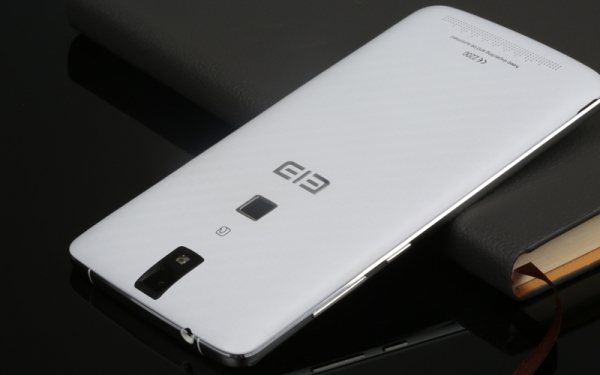 Elephone P8000: смартфон с 5,5 инчов FHD дисплей, 3 GB оперативна памет и 4200 mAh акумулаторна батерия