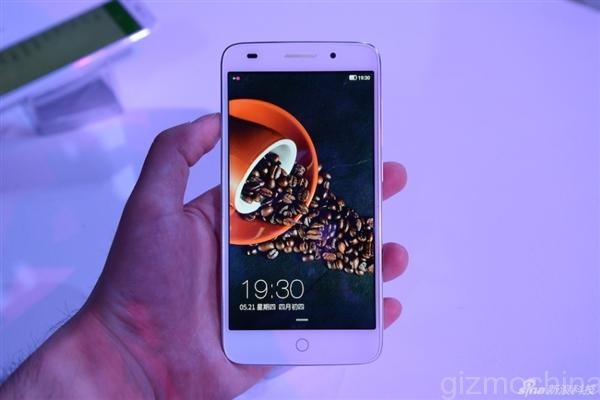 TCL Meme Da 3S – пряк конкурент на смартфона Xiaomi Mi4i