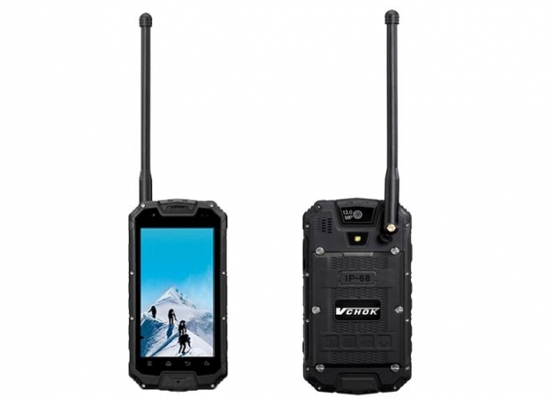 Vchok M9 LTE: смартфон с много висока защита и Walkie talkie радиостанция