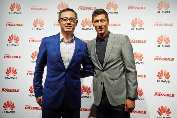 Голмайсторът на Бундеслигата Роберт Левандовски  е новият посланик на HUAWEI