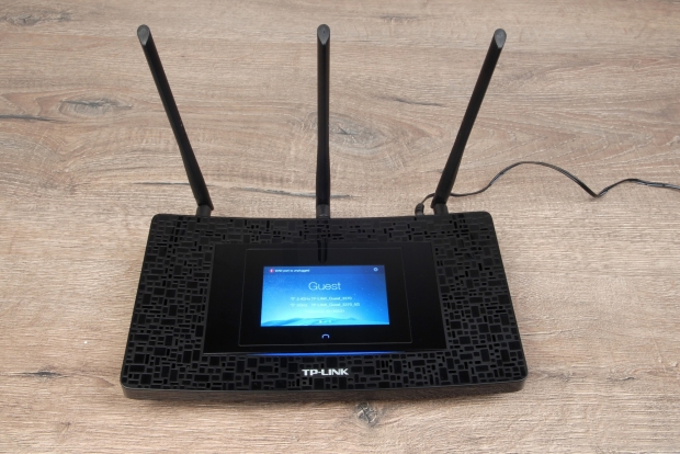 Ревю на TP-LINK Touch P5: Първият рутер на компанията със сензорен екран