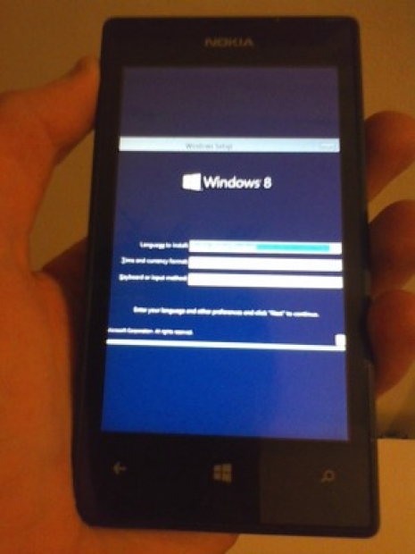 Забравената ОС Windows RT бе стартирана на смартфона Lumia 520