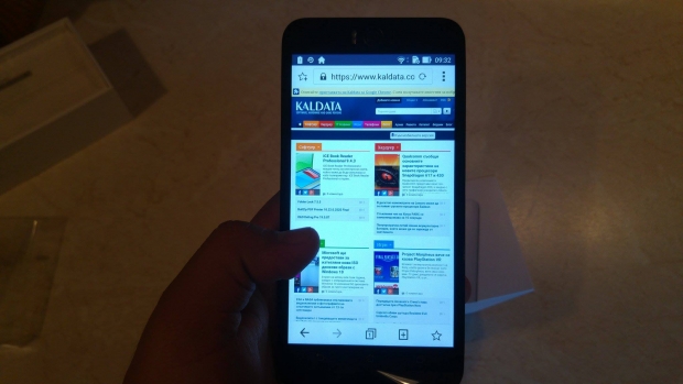 Ревю на ASUS ZenFone Selfie: смартфон за принцеси