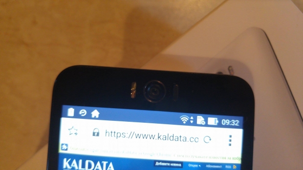 Ревю на ASUS ZenFone Selfie: смартфон за принцеси