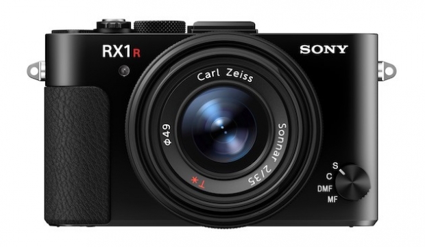 Sony представи пълнокадровия фотоапарат от висок клас RX1R II
