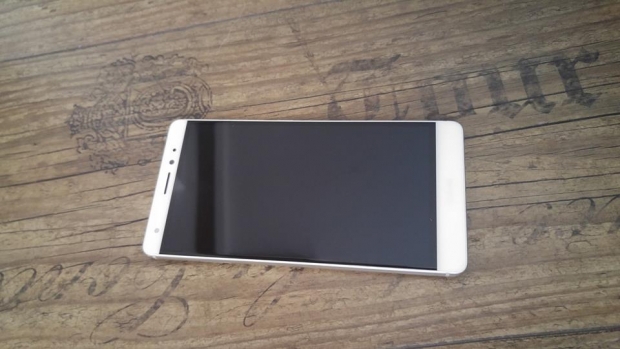 Ревю на Huawei Mate S: основният конкурент на iPhone 6s Plus?