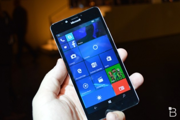 Американският оператор Verizon блокира за флагманите на Microsoft достъпа до своята мрежа