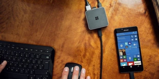 Клипове, подробно показващи разглобяването и сглобяването на смартфона Lumia 950 XL