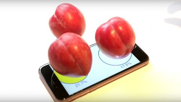 Вижте как iPhone се превръща във везна благодарение на 3D Touch