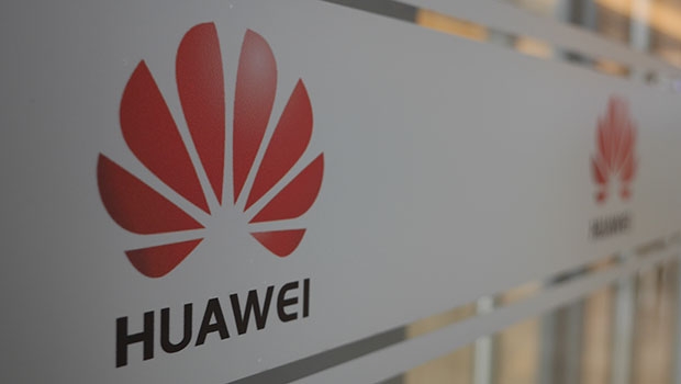 Huawei взе един от дизайнерите на оригиналния iPhone