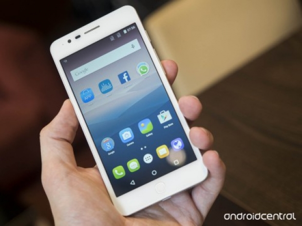 IFA 2015: смартфоните OneTouch OneTouch Pop Star и Pop Up имат богати възможности за промяна на външния вид