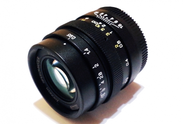 Mitakon Speedmaster 25mm f/0.95: лек и компактен обектив за Micro Four Thirds камери