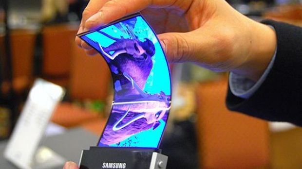 Сгъваемият смартфон на Samsung може да се появи през януари 2016 г.