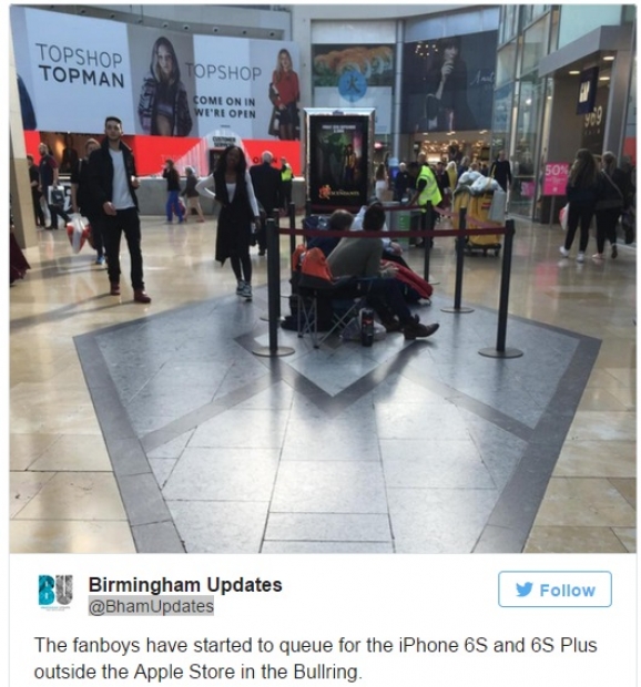 В снимки: опашките пред магазините на Apple при премиерата на iPhone 6S