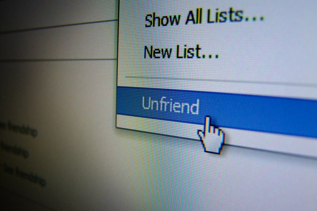 Изтриването на Facebook приятел може да се счита за онлайн тормоз