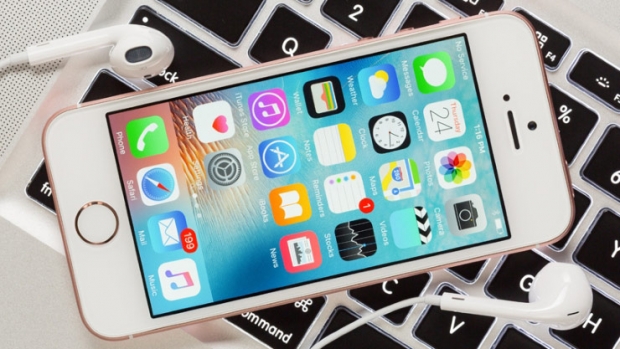 IHS: себестойността на смартфона iPhone SE е 0