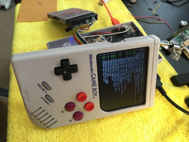 Game Boy Zero – самостоятелно сглобена версия на култовата Game Boy, но с Raspberry Pi, цветен екран и стотици игри
