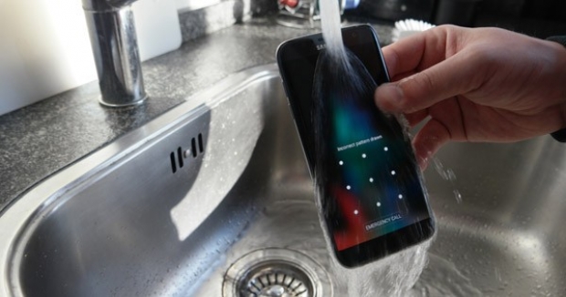 Galaxy Note 6 ще бъде водонепроницаем и със скенер на ириса