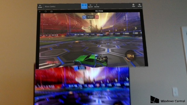 Игрите от Xbox One могат да се транслират към Hololens