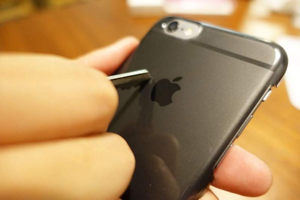 За iPhone 6s и 6s Plus излезе калъф, който възстановява драскотини