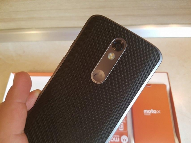 Ревю на Moto X Force: първият в света смартфон с нечуплив екран