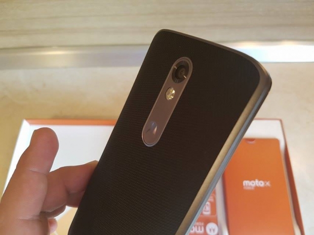 Ревю на Moto X Force: първият в света смартфон с нечуплив екран