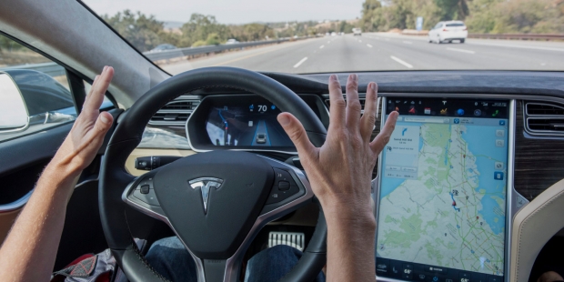 Автопилотът на Tesla с 50% намалява вероятността за ПТП