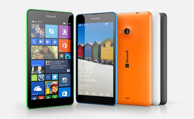 Продажбите на смартфони Microsoft Lumia за една година са се сринали тройно