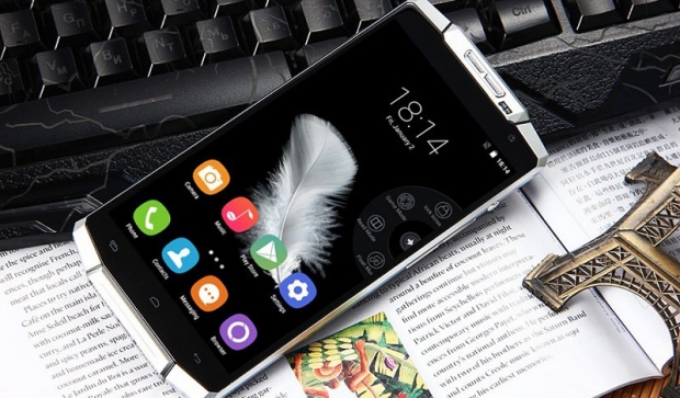 Смартфонът Oukitel K10000 с 10 000 mAh акумулаторна батерия временно поевтиня до 5