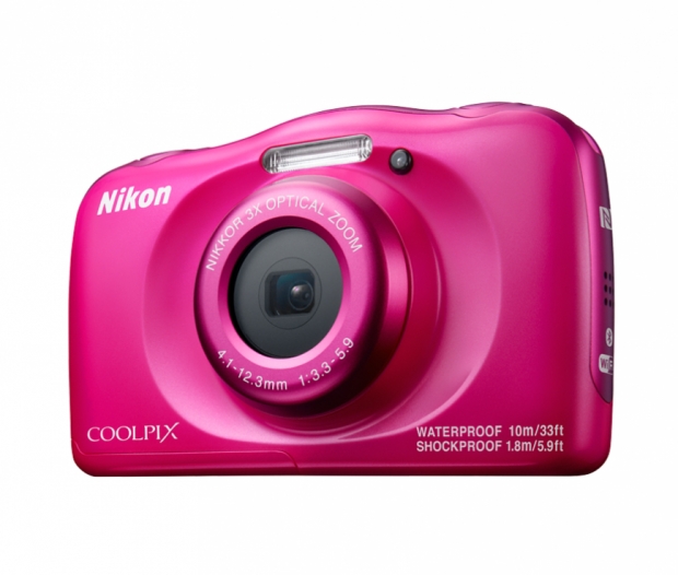 Фотоапаратът Nikon Coolpix W100 може да се използва във вода на дълбочина до 10 метра