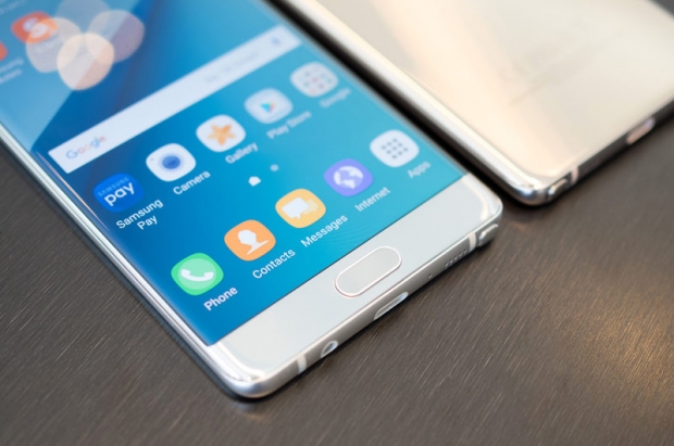 Samsung се присмя на Apple за отказа да използва стандартно 3,5-мм аудио гнездо в iPhone 7