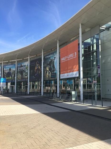 Постер на Half-Life 3 взриви Gamescom