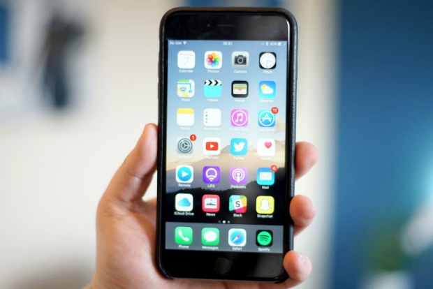 Само специалният модел на iPhone 8 ще има OLED дисплей