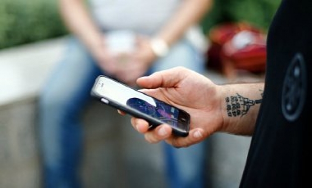 Във Facebook ще се появи автоматично възпроизвеждане на клиповете със звук