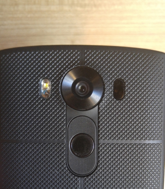 Ревю на смартфона LG V10 с допълнителен дисплей и две предни камери