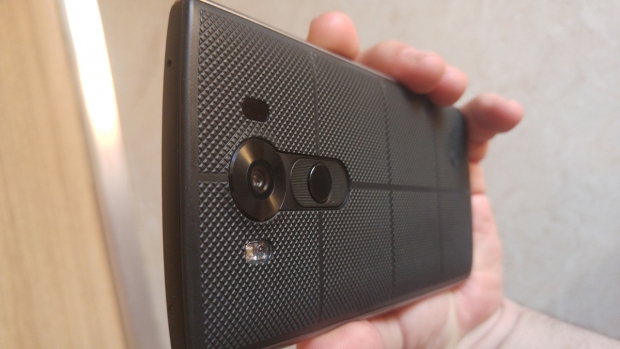 Ревю на смартфона LG V10 с допълнителен дисплей и две предни камери