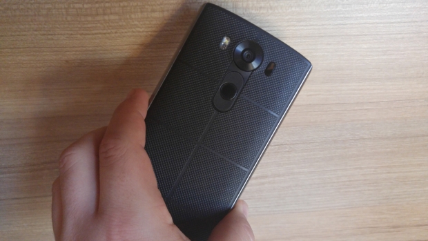 Ревю на смартфона LG V10 с допълнителен дисплей и две предни камери