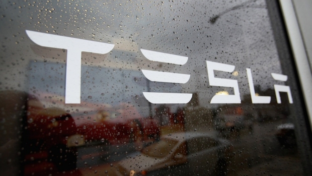 С данъчните отстъпки електромобилът Tesla Model 3 ще струва  100