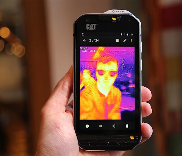 Смартфонът Cat S60 разполага с топловизор