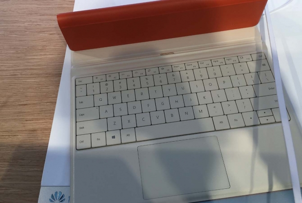 MWC 2016: Huawei Mate Book – таблет-трансформър с Windows 10