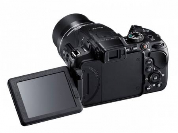 Анонс на фотоапарата Nikon Coolpix B700 с 60-кратно оптично увеличение
