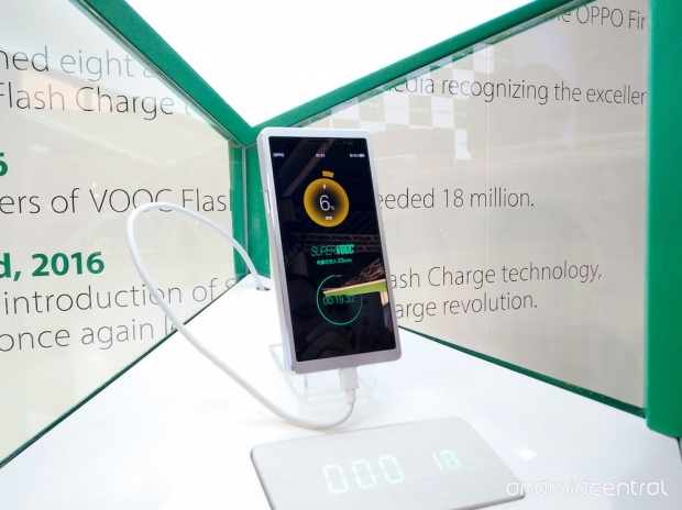 MWC 2016: OPPO ще зареди напълно батерията на смартфона Ви за 15 минути