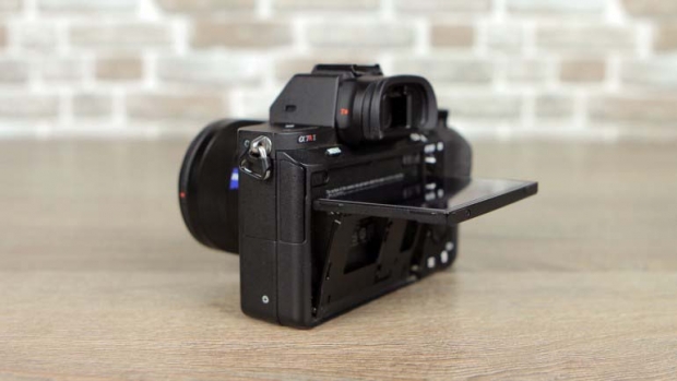 Ревю на Sony Alpha A7R II