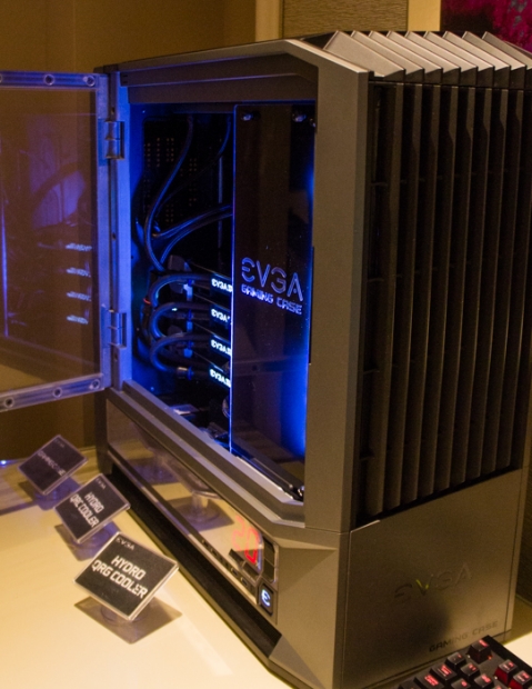 EVGA показа на изложението CES 2016 супермощен кейс
