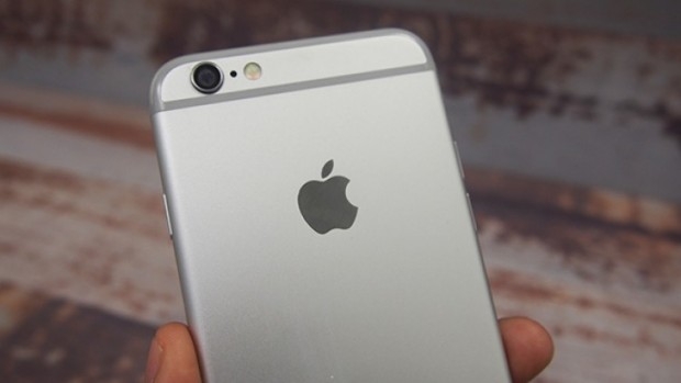 Apple работи по нов метод за безжично зареждане на следващите iPhone модели